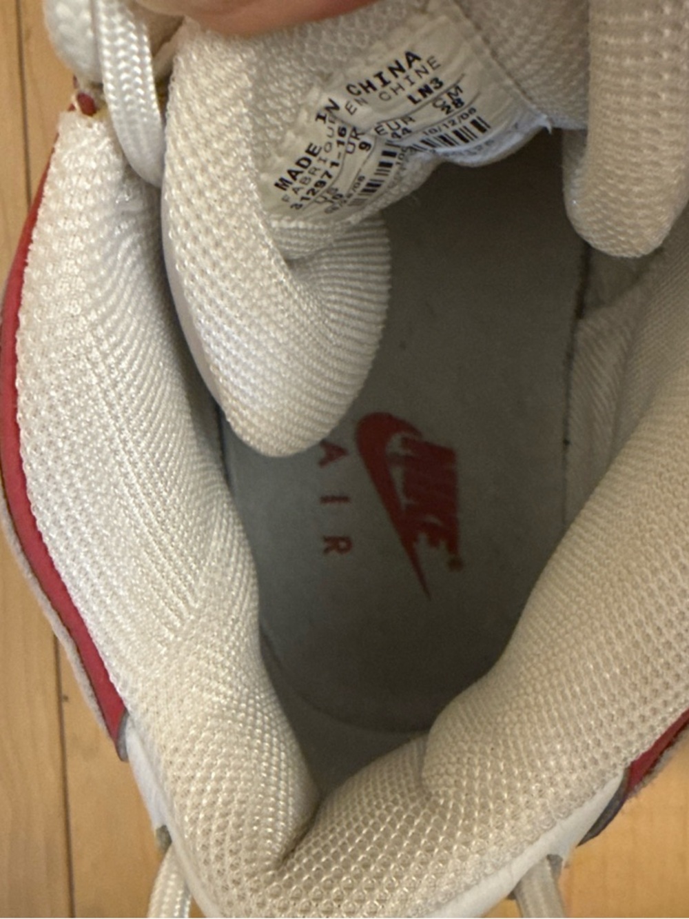 Nike White & Red mens Air More Uptempo Basketball Sneakers Sz 10 - Picture 9 of 16